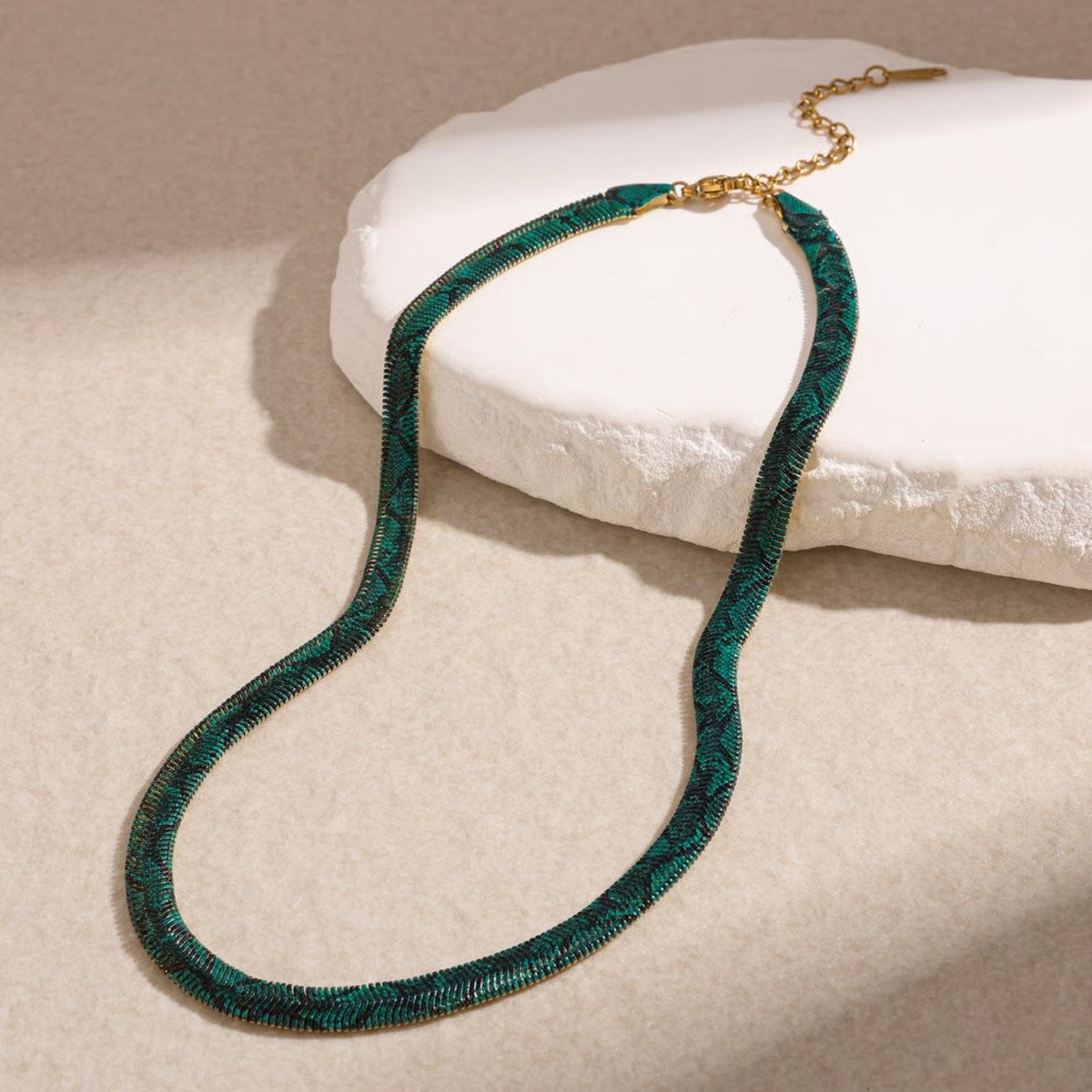 🐍✨ Snake-Inspired Statement Necklace — A Bold, Timeless Chain With Real Snake-Texture Details