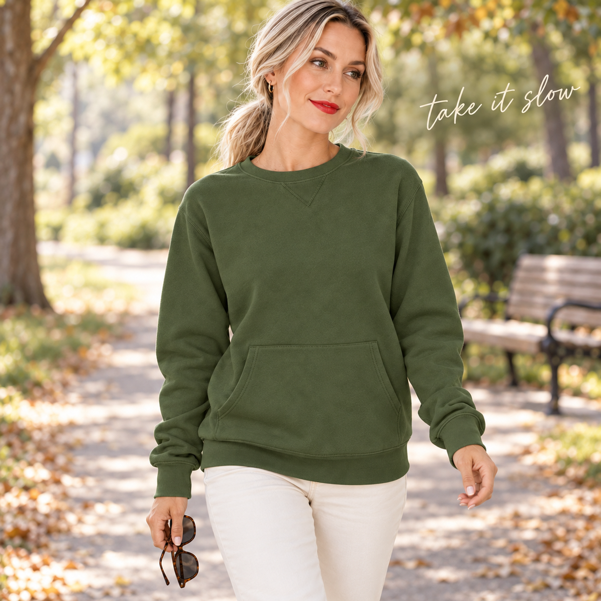 Women's Oversized Crewneck Sweatshirt with Kangaroo Pocket