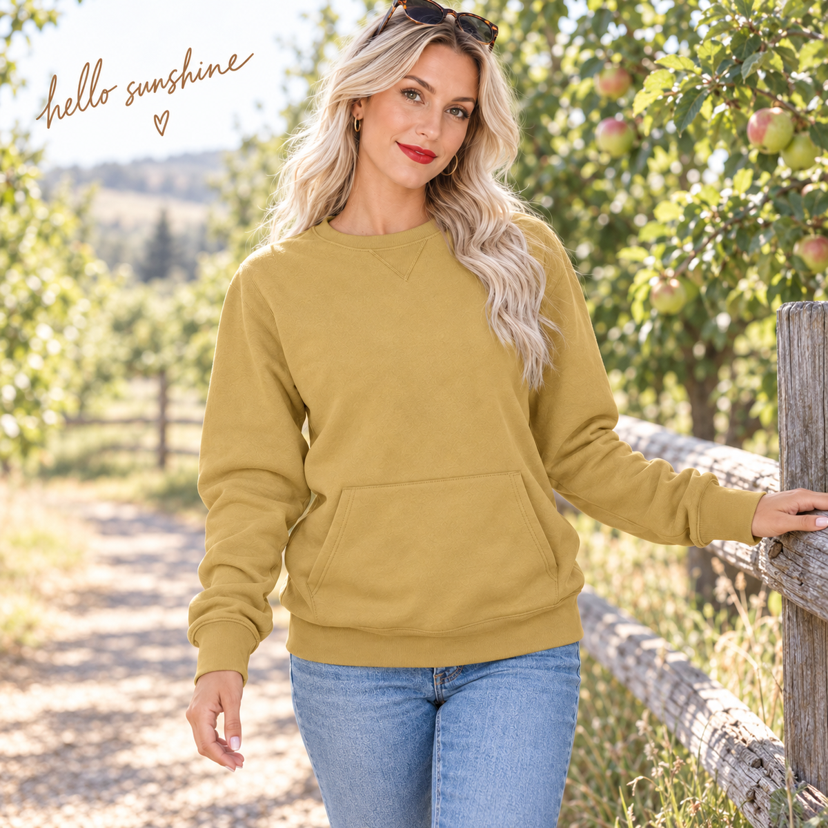 Women's Oversized Crewneck Sweatshirt with Kangaroo Pocket