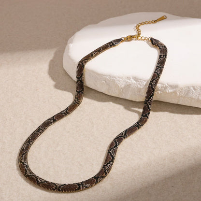 🐍✨ Snake-Inspired Statement Necklace — A Bold, Timeless Chain With Real Snake-Texture Details